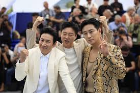 Actor Lee Sun-kyun: Tragic Demise of a ‘Parasite’ Star 4 Tragic Demise of a ‘Parasite’ Star